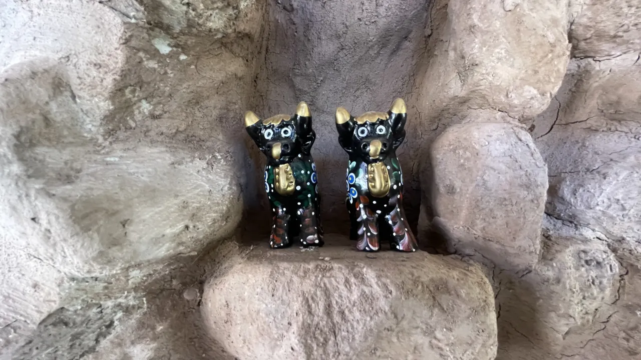 Andean artisan decor at Unu Samay country house